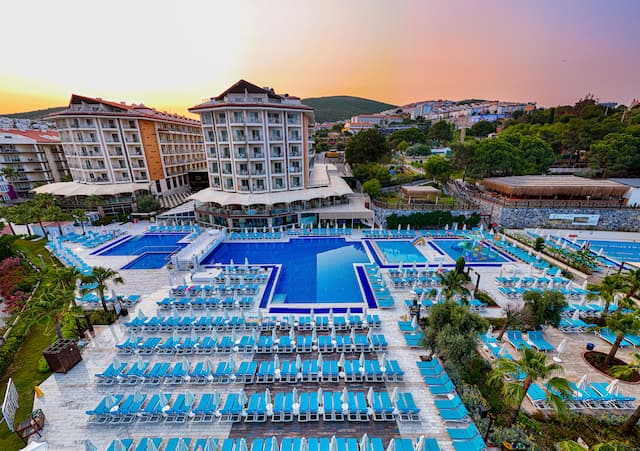 Ramada Resort by Wyndham Kuşadası & Golf