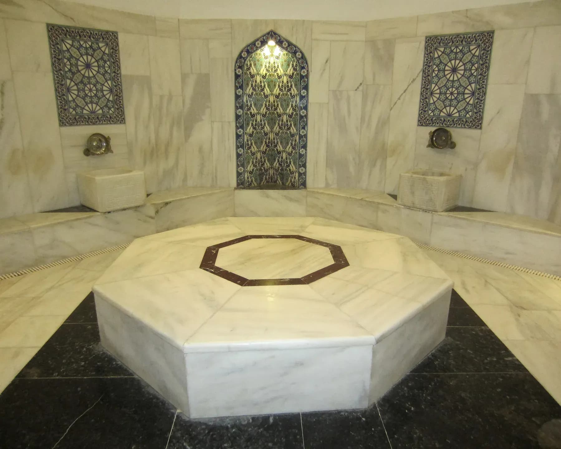 Golden Lotus Hotel Spa & Wellness
