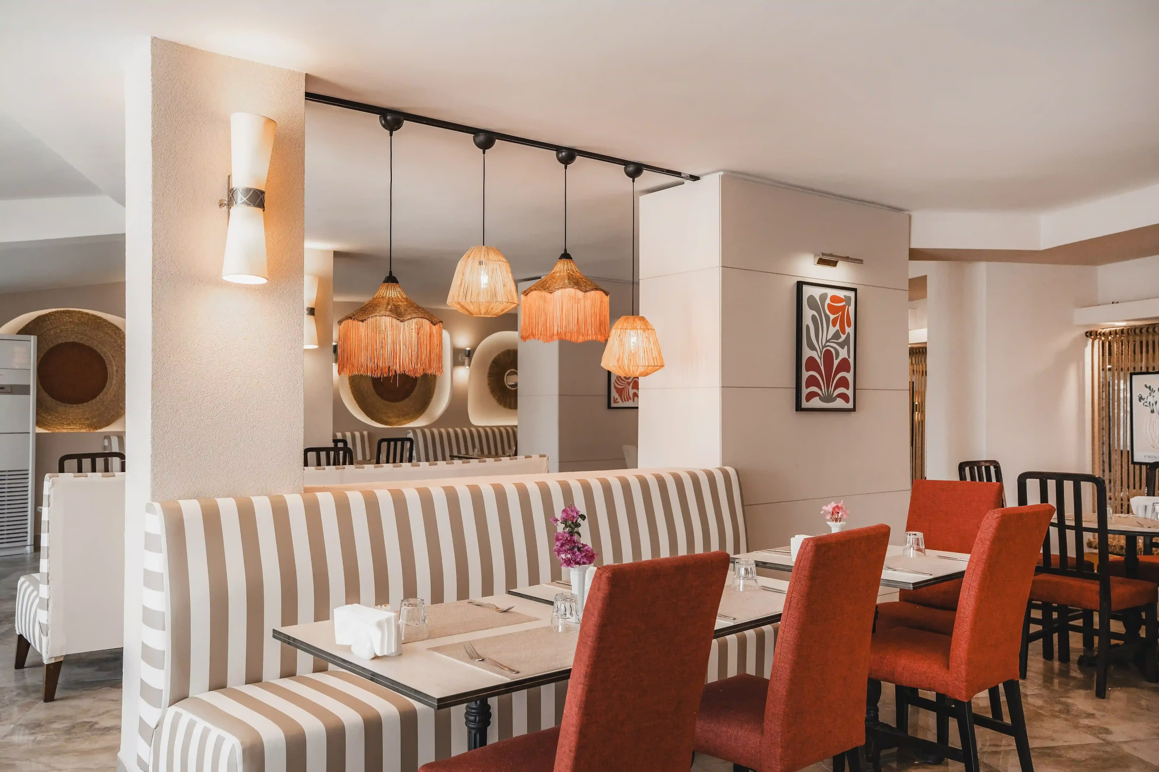 Martı La Perla Hotel (+16) Restaurant