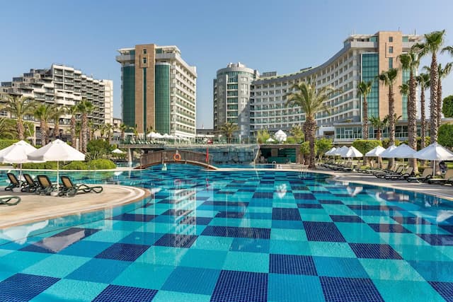 Sherwood Exclusive Lara