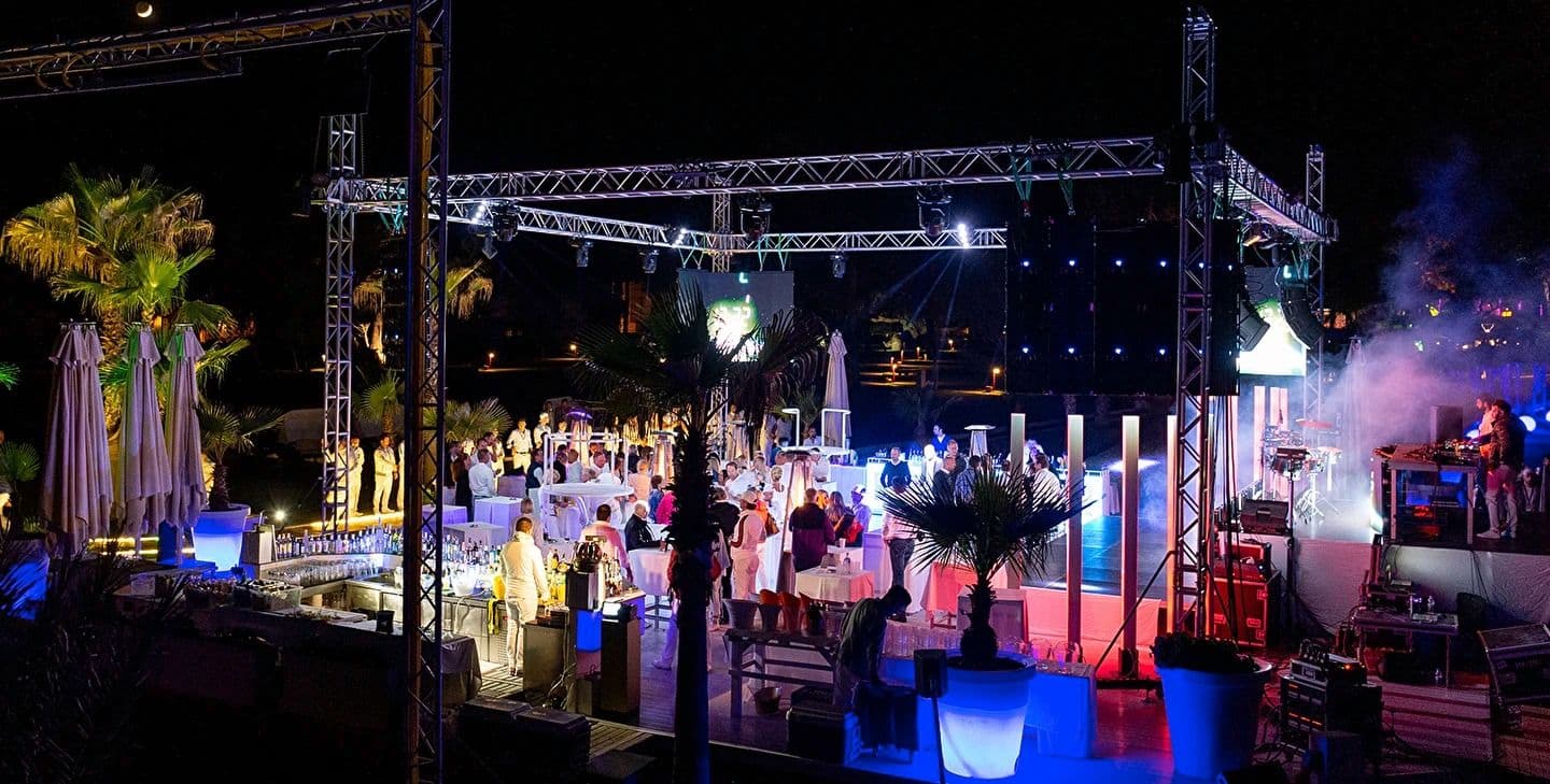 Robinson Çamyuva (+18) Eğlence