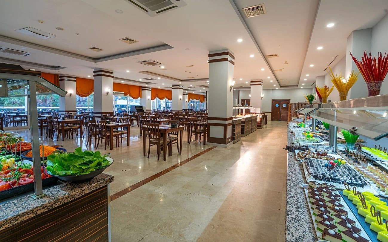 White Lilyum Hotel Restaurant