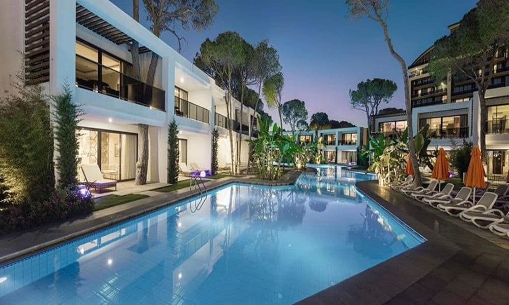 Trendy Lara Tüm Fotoğraflar