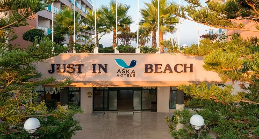 Aska Just In Beach Tüm Fotoğraflar