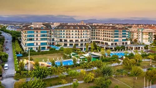 Commodore Elite Suites & Spa Hotel